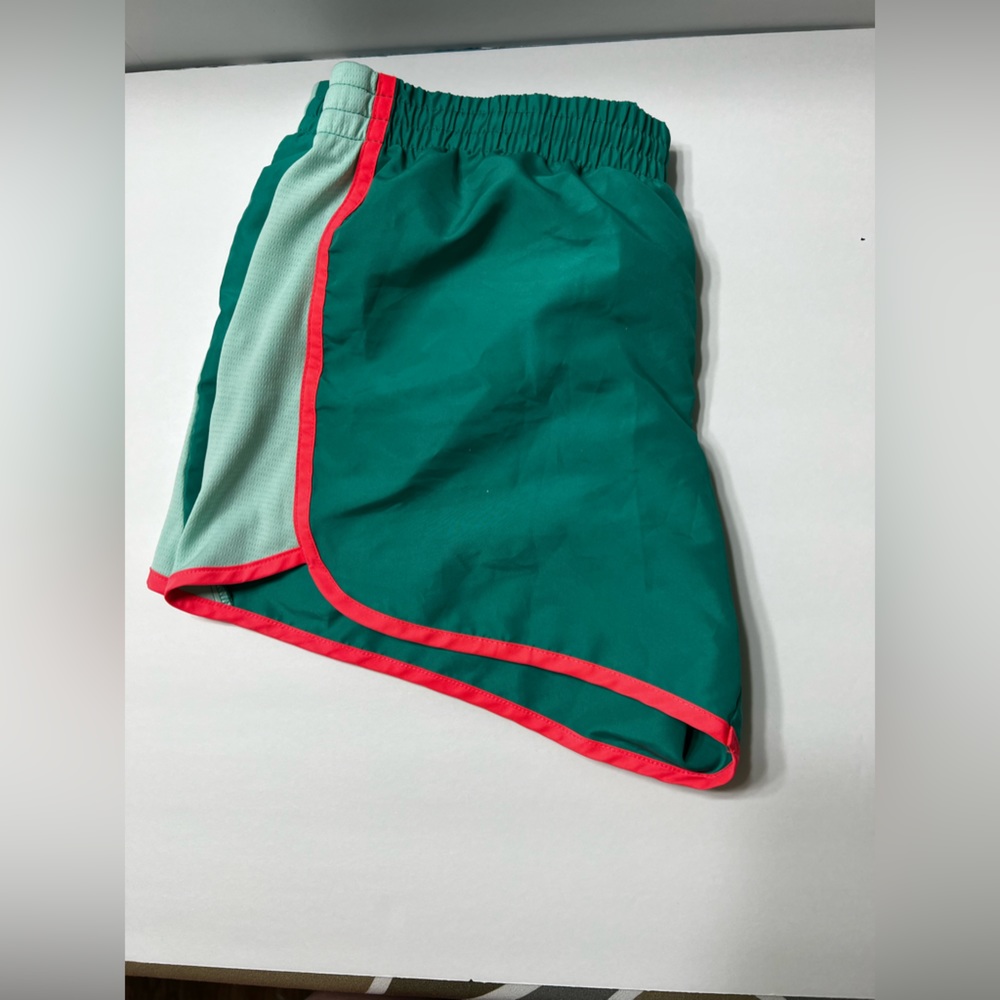 Danskin athletic running shorts medium nwot